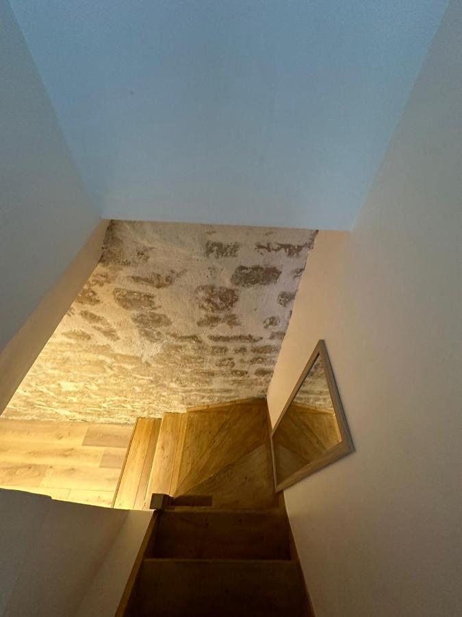 דירות פריז Modern And Warm Fully Renovated Split Level Apart Steps Away From The Grands Boulevard מראה חיצוני תמונה